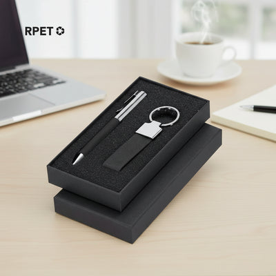 Set Bolígrafo + Llavero RPET Jayon | Biton Negro Cromado Estuche Premium | 17,3x2,5x9,1cm | Regalo Eco